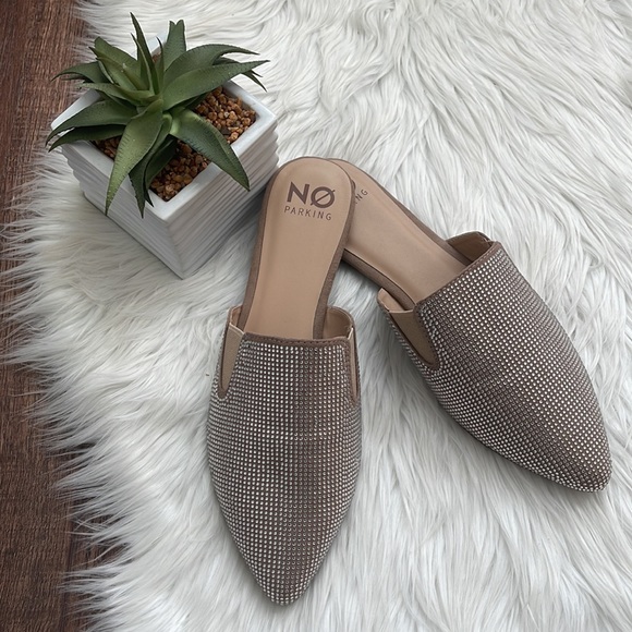 NO PARKING | Rhinestone/Crystal Pointed Toe Slip On Mules | Size 10 - Picture 2 of 12